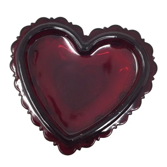 Vintage Avon 1876 Cape Cod Collection Ruby Red Glass Heart-Shaped Trinket Box - Picture 4 of 14